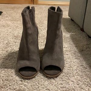 Gianni Bini brown booties